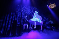 a-floating-piano-wow